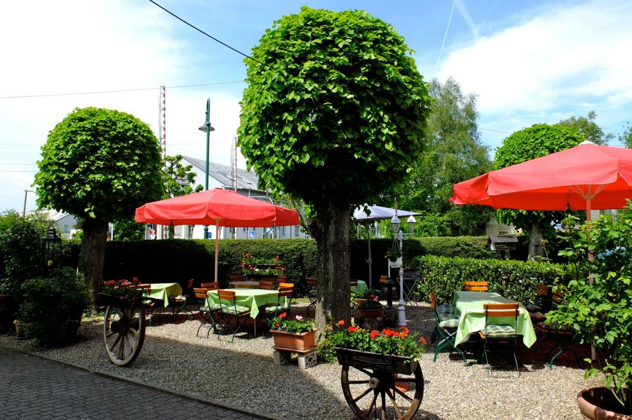Hotel Loewen Kirchzarten Exterior photo